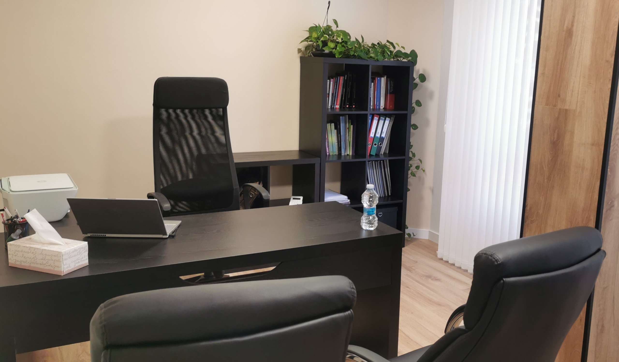 Interior de la consulta de Ser Libre Psicología